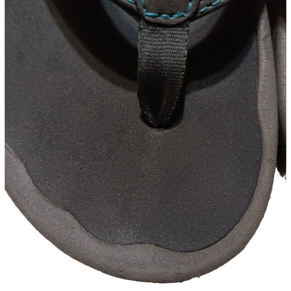 Olukai Boys Youth Ohana Sandals Size 8 Gray Sandals Great Condition Slip On - Picture 9 of 11